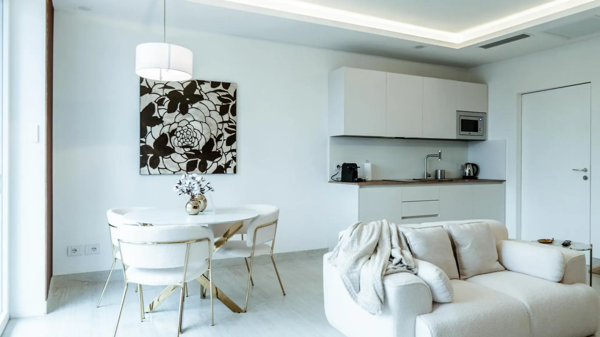 Ram7 Lux Charmant Apartment Gallarate 0*,  Italy